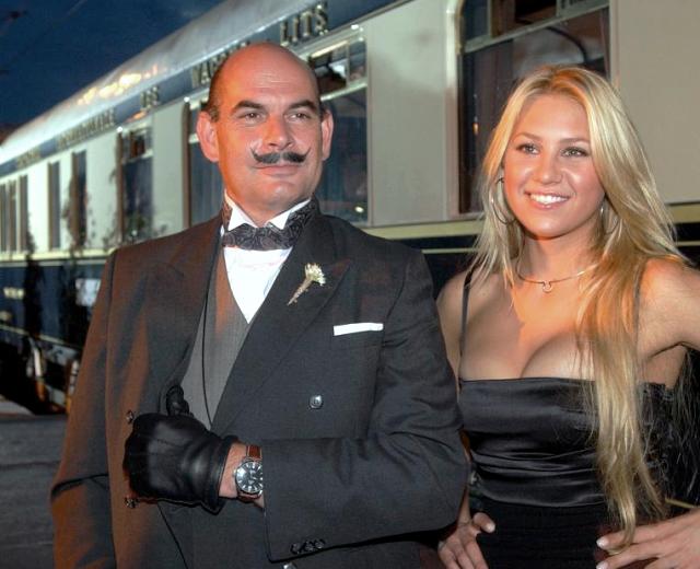 L�orient expresse th��tre d�un meurtre �tonnant r�solu par Hercule Poirot ici en belle compagnie